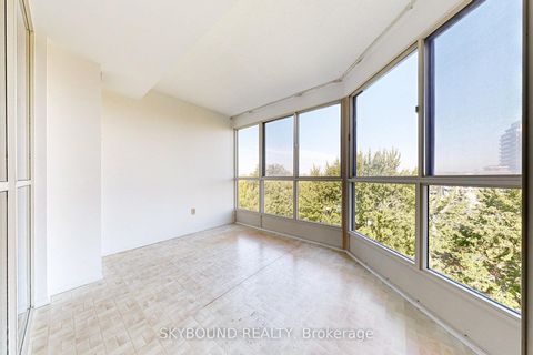 Photo 16 at 611 - 5 Weldrick Road W, North Richvale, Richmond Hill