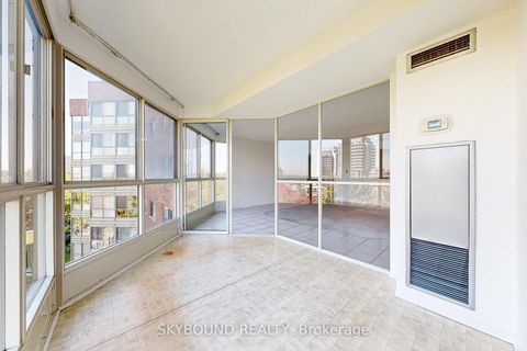 Photo 18 at 611 - 5 Weldrick Road W, North Richvale, Richmond Hill