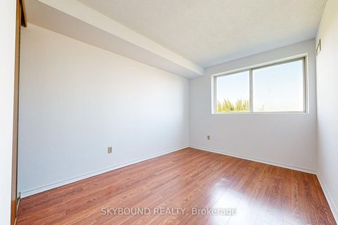 Photo 19 at 611 - 5 Weldrick Road W, North Richvale, Richmond Hill