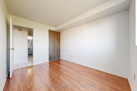 Photo 21 at 611 - 5 Weldrick Road W, North Richvale, Richmond Hill