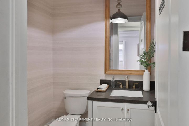 Photo 12 at 43 Mississauga Road S, Port Credit, Mississauga