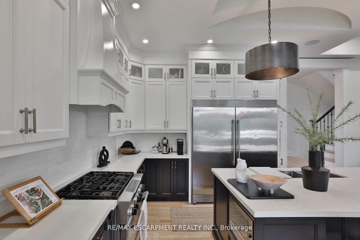 Photo 16 at 43 Mississauga Road S, Port Credit, Mississauga