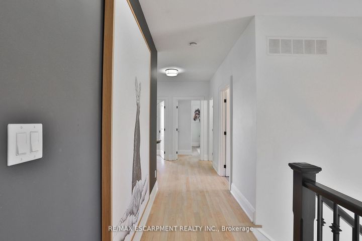 Photo 21 at 43 Mississauga Road S, Port Credit, Mississauga