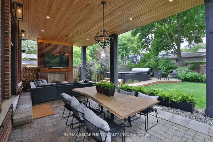 Photo 37 at 43 Mississauga Road S, Port Credit, Mississauga