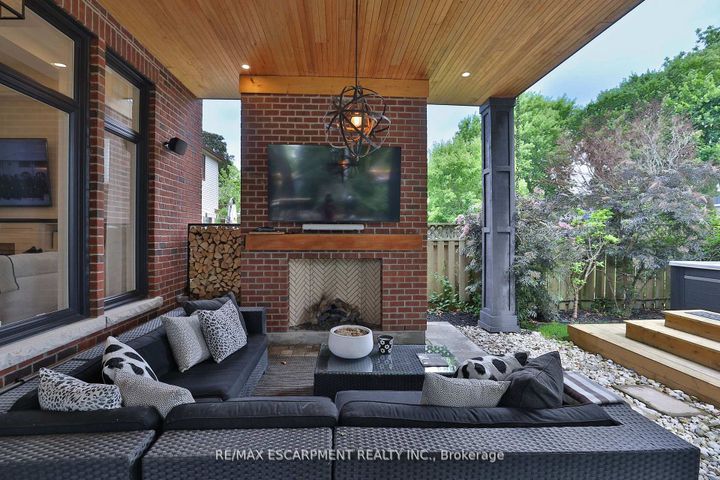 Photo 38 at 43 Mississauga Road S, Port Credit, Mississauga