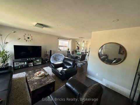 Photo 2 at 1287 Warden Avenue, Maryvale, Toronto