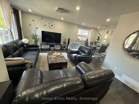 Photo 3 at 1287 Warden Avenue, Maryvale, Toronto