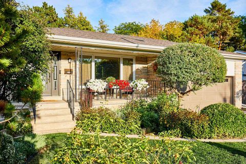 Photo 3 at 18 Lalton Place, Guildwood, Toronto