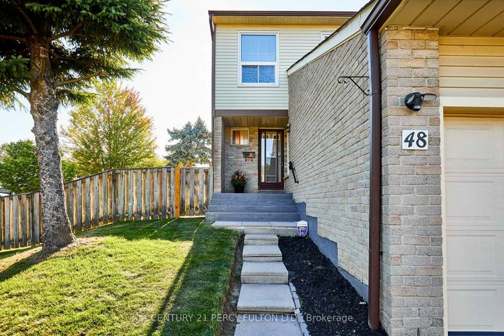 Photo 3 at 48 Nabob Crescent, Malvern, Toronto