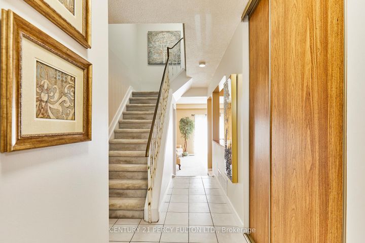 Photo 5 at 48 Nabob Crescent, Malvern, Toronto