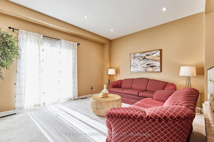 Photo 7 at 48 Nabob Crescent, Malvern, Toronto