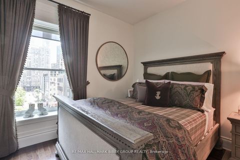 Photo 7 at 520 - 22 Leader Lane, Yonge Corridor, Toronto Photo 7 at 520 - 22 Leader Lane, Yonge Corridor, Toronto