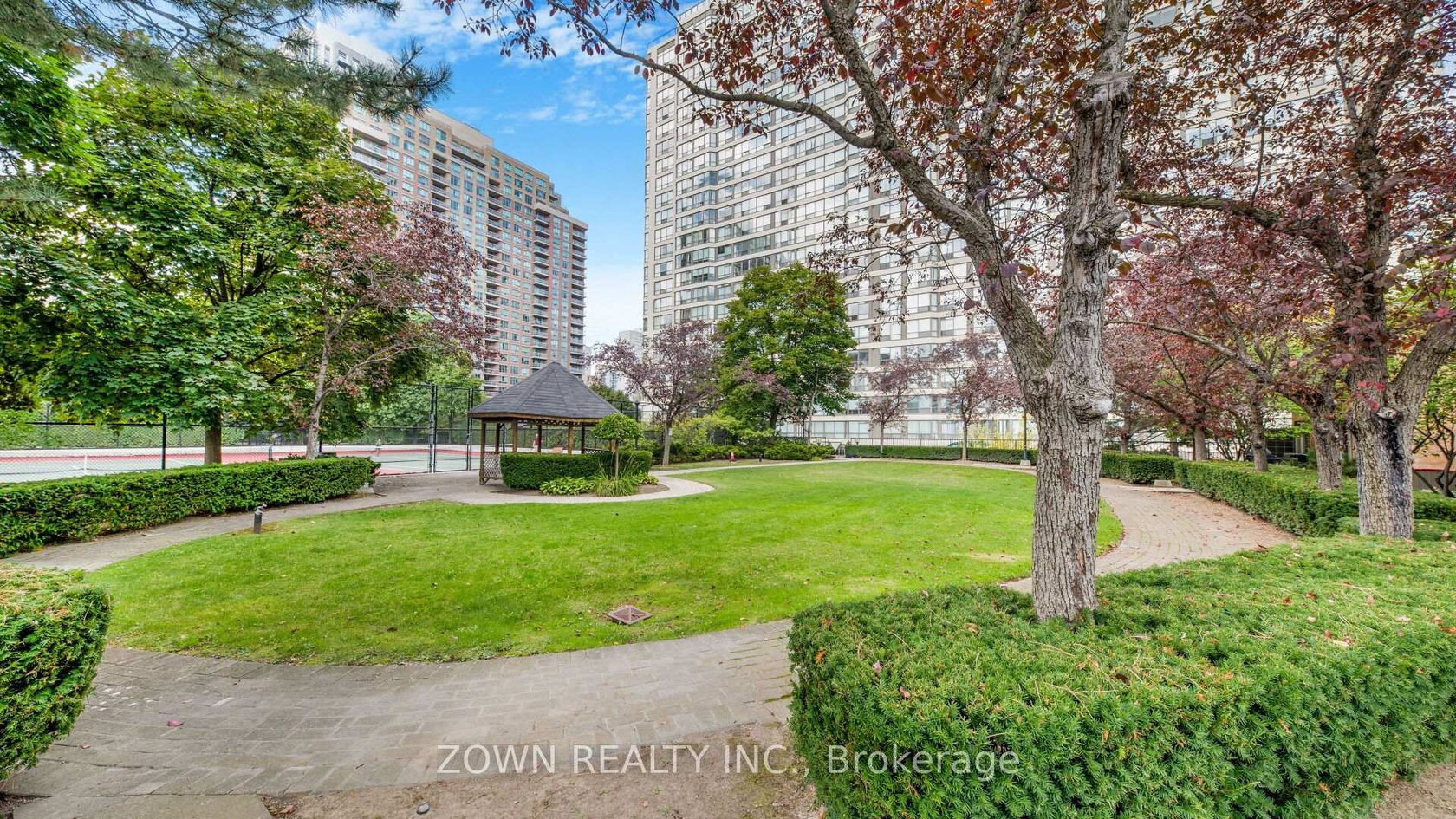 805 - 55 ELM Drive W, City Centre, Mississauga by Loree Meneguzzi Real Estate 805 - 55 ELM Drive W, City Centre, Mississauga