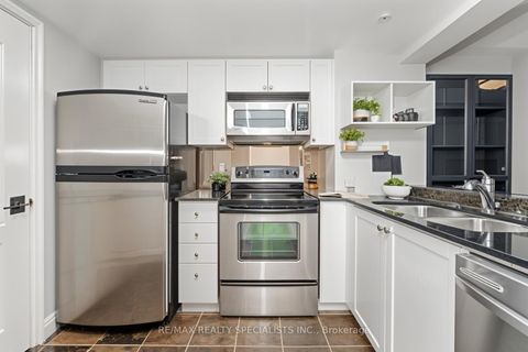 Photo 5 at GR1 - 2119 Lake Shore Boulevard W, Mimico, Toronto