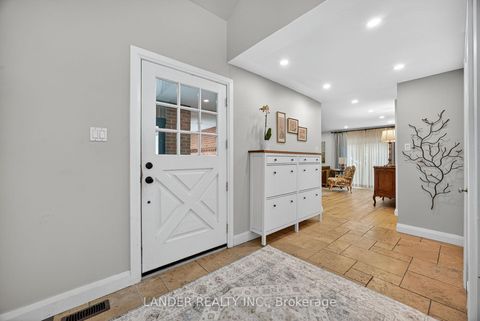 Photo 3 at 10 Charles Street, Sharon, East Gwillimbury