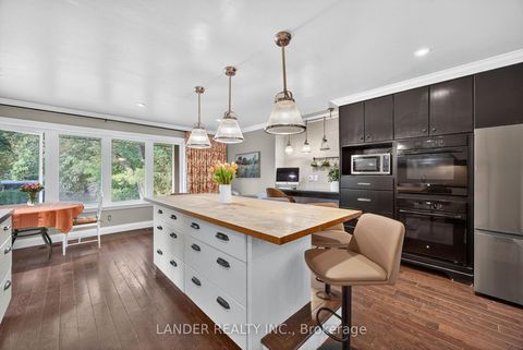 Photo 11 at 10 Charles Street, Sharon, East Gwillimbury