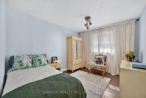 Photo 19 at 10 Charles Street, Sharon, East Gwillimbury