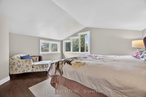 Photo 23 at 10 Charles Street, Sharon, East Gwillimbury