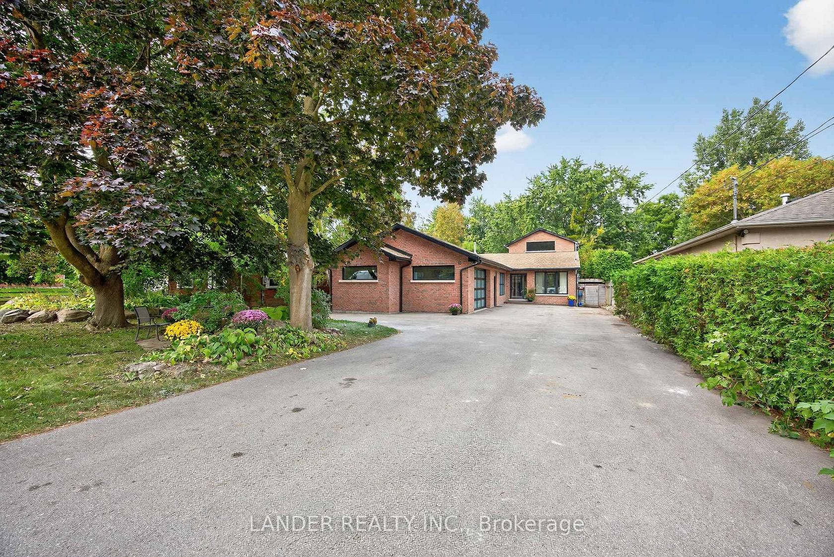 10 Charles Street, Sharon, East Gwillimbury 