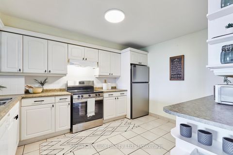 Photo 6 at 608 - 4727 Sheppard Avenue E, Malvern West, Toronto