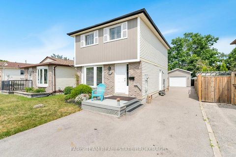 Photo 2 at 32 Janice Drive, Sunnidale, Barrie
