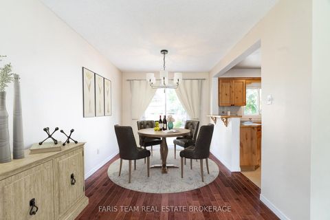 Photo 9 at 32 Janice Drive, Sunnidale, Barrie