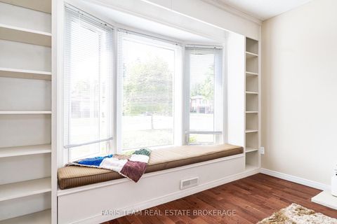 Photo 13 at 32 Janice Drive, Sunnidale, Barrie