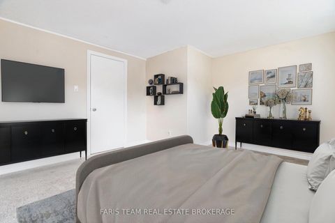 Photo 16 at 32 Janice Drive, Sunnidale, Barrie