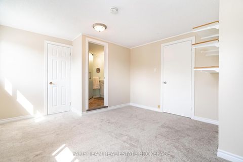 Photo 17 at 32 Janice Drive, Sunnidale, Barrie