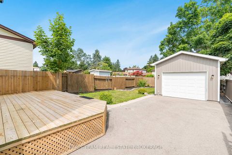 Photo 34 at 32 Janice Drive, Sunnidale, Barrie