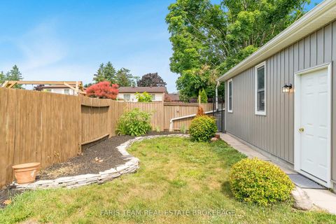 Photo 37 at 32 Janice Drive, Sunnidale, Barrie