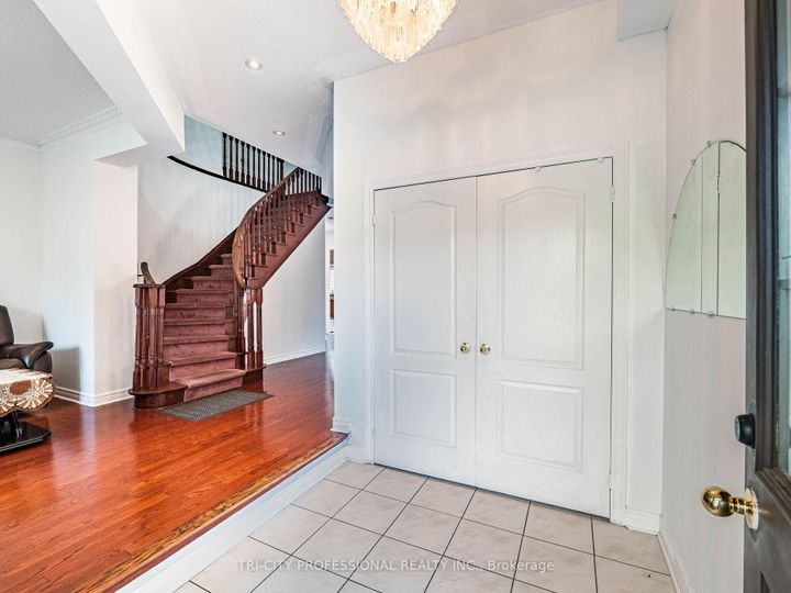 Photo 4 at 26 Tangleridge Boulevard, Wellington, Brampton