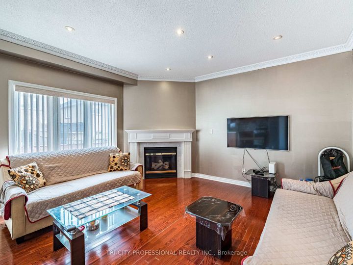 Photo 9 at 26 Tangleridge Boulevard, Wellington, Brampton