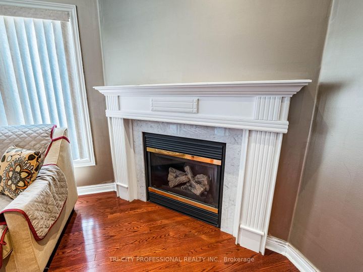 Photo 10 at 26 Tangleridge Boulevard, Wellington, Brampton