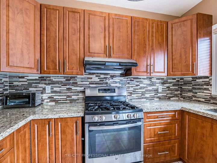 Photo 14 at 26 Tangleridge Boulevard, Wellington, Brampton