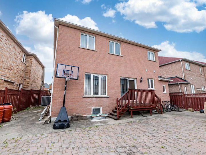 Photo 28 at 26 Tangleridge Boulevard, Wellington, Brampton
