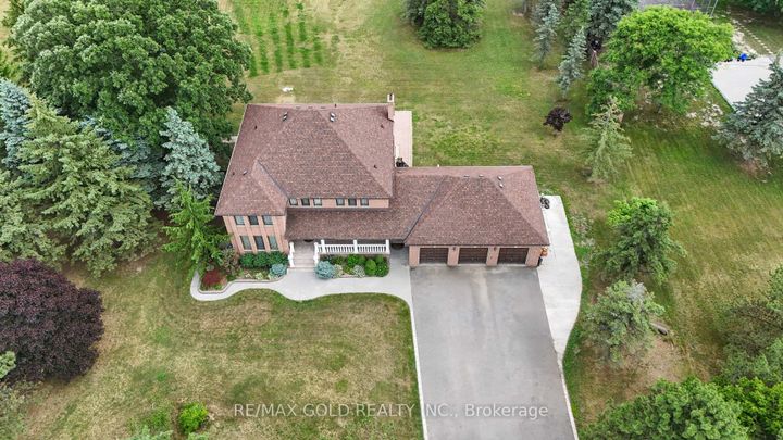 Photo 1 at 8 Ryckman Lane, Toronto Gore Rural Estate, Brampton