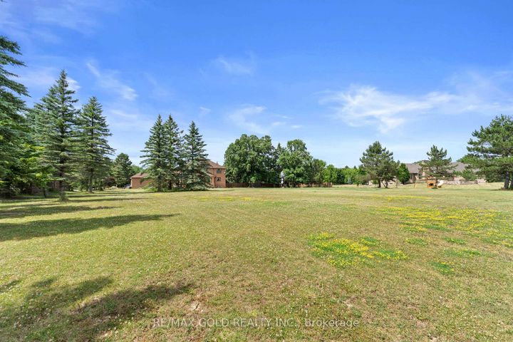 Photo 25 at 8 Ryckman Lane, Toronto Gore Rural Estate, Brampton