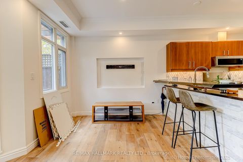 Photo 4 at 333 - 500 Richmond Street W, Waterfront Communities C1, Toronto