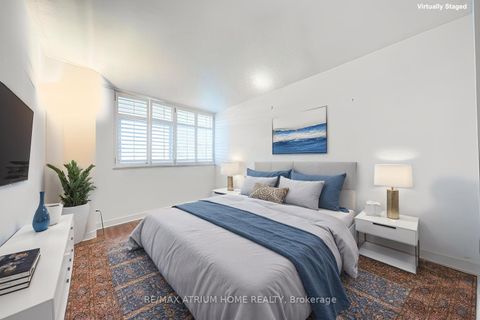 Photo 2 at 701 - 3131 Bridletowne Circle, L'Amoreaux, Toronto