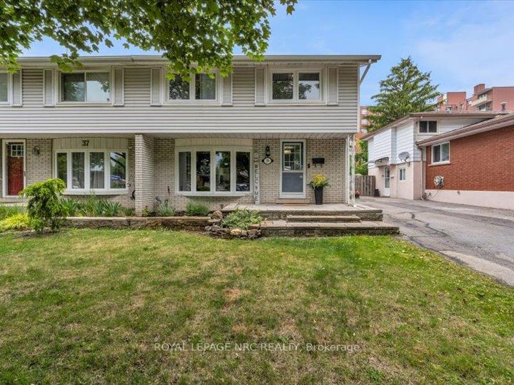 Photo 1 at 39 Meadowlark Street, Bruleville, Hamilton