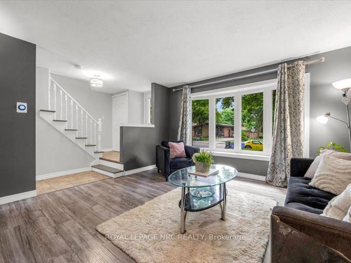 Photo 3 at 39 Meadowlark Street, Bruleville, Hamilton