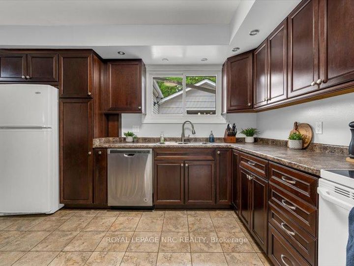 Photo 6 at 39 Meadowlark Street, Bruleville, Hamilton