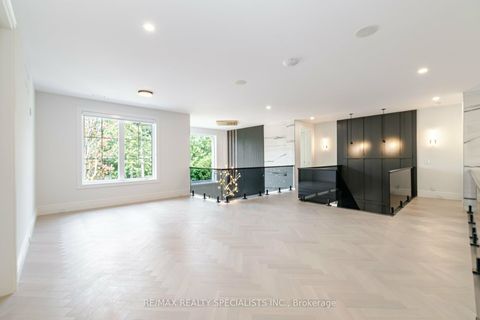 Photo 16 at 2014 Lakeshore Road W, BR Bronte, Oakville
