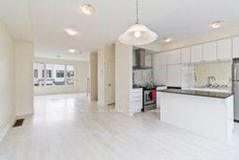Photo 10 at 3192 Mintwood Circle, GO Glenorchy, Oakville