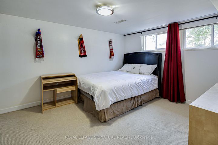 Photo 34 at 2 Parmbelle Crescent, Donalda, Toronto