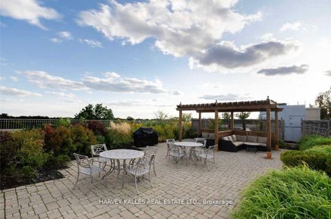 Photo 3 at 212 - 3085 Bloor Street W, Queensway, Toronto