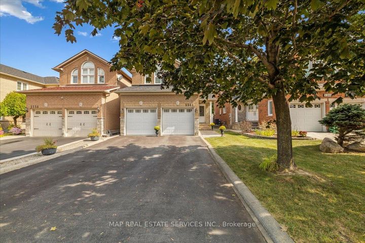Photo 1 at 5342 Landsborough Avenue, Hurontario, Mississauga