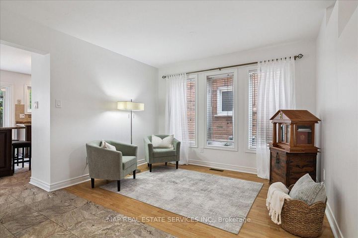 Photo 8 at 5342 Landsborough Avenue, Hurontario, Mississauga