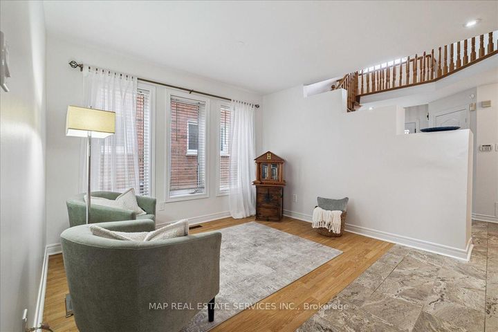Photo 9 at 5342 Landsborough Avenue, Hurontario, Mississauga